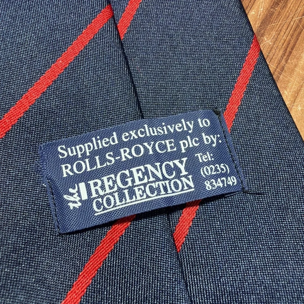 ROLLS ROYCE Regency COLLECTION‎ Navy Blue And Red Striped 56